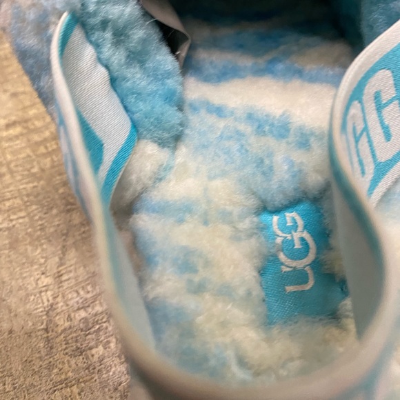 UGG Women's Fluff Yeah Slide Zebra - Picture 5 of 7